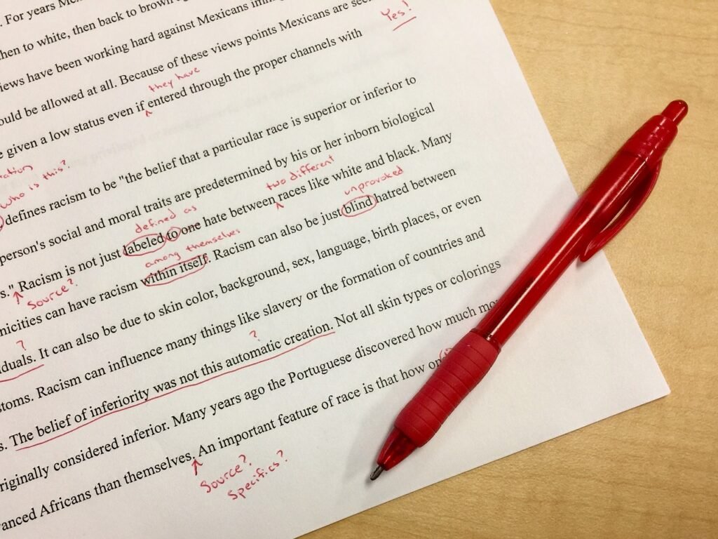 find professional editor, mistakes, editing, school-1756958.jpg